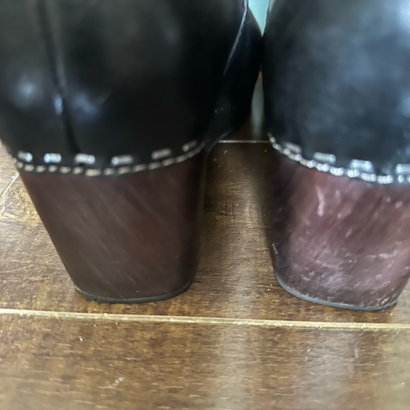 Kelsi Dagger booties - Picture 5 of 10